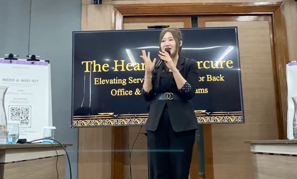 Service Excellent Training - Pemateri 3